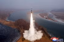 Hình ảnh vụ phóng thử sáng 6/1 do KCNA công bố. Ảnh: KCNA.