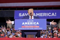 Ông Trump phát biểu tại cuộc mính tinh của những người ủng hộ ông tại Wilkes-Barre, bang Pennsylvania vào thứ Bảy, ngày 3/9 (Ảnh: AP).