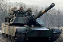 Xe tăng M1A1 Abrams Ukraine nhận được của Mỹ tại mặt trận tháng 2/2024. Ảnh: Xinhua.