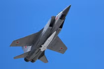 Tên lửa Kinzhal trên MiG-31 (Ảnh: RIA).