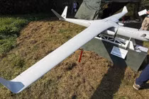 Chiếc "mẫu hạm" UAV RD-8 do Tập đoàn Nga KB Valkyriya chế tạo có thể sử dụng mạng Starlink để điều khiển. Ảnh: Wforum.