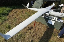 Chiếc "mẫu hạm" UAV RD-8 do Tập đoàn Nga KB Valkyriya chế tạo có thể sử dụng mạng Starlink để điều khiển. Ảnh: Wforum.