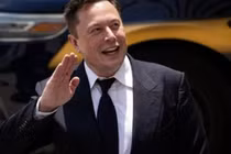 Do giá cổ phiếu Tesla có mức tăng gần 22% trong ngày, giá trị tài sản tăng thêm 33,5 tỷ USD chỉ sau một đêm (Ảnh: Sina)