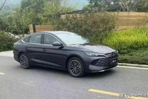 Mẫu xe Qin L của BYD có thể hành trình liên tục 2 ngàn cây số (Ảnh: Sohu).