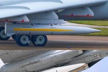 Hình ảnh được cho là tên lửa siêu vượt âm phóng từ trên không của Hàn Quốc. Ảnh: Toutiao.