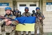 Ảnh do Ukraine công bố nói binh sĩ của họ đã chiếm văn phòng trạm trung chuyển khí đốt ở Sudzha (Ảnh: FT)