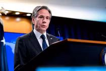 Ngoại trưởng Mỹ Antony Blinken tuyên bố đóng cửa Đại sứ quán tại Kiev (Ảnh: AP).