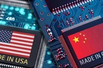Dưới thời các Tổng thống Donald Trump và Joe Biden, cuộc chiến về chip giữa Mỹ và Trung Quốc ngày càng gay gắt (Ảnh: Sina)