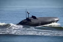 Chiếc USV “Barracuda” đang hoạt động trên sông. Ảnh: Militarnyi.