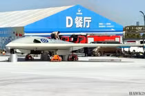 Chiếc UAV bí ẩn đang được triển khai trưng bày tại Triển lãm hàng không Trường Xuân. Ảnh: NetEase.