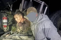 Bức ảnh do phía Ukraine công bố được cho là binh sĩ Triều Tiên bị họ bắt ở Kursk. Ảnh: Singtao.