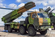 Hệ thống pháo phản lực phóng loạt Sarma MLRS vừa ra mắt. Ảnh: Wforum.