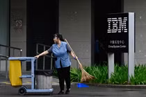 IBM đã cơ bản rút khỏi Trung Quốc từ ngày 26/8 (Ảnh: AFP)