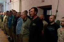 Hàng chục "lính đánh thuê nước ngoài" bị bắt tập thể ở Luhansk (Ảnh: QQ).