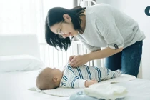 Bảo mẫu hiện là nghề có thu nhập cao nhất trong các nhóm lao động Cổ xanh (Ảnh: Uho)