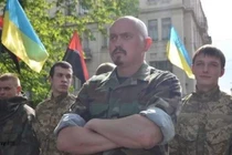 Taras Bobanich (giữa) và thuộc quyền trong tổ chức Right Sector (Ảnh: Twitter).