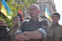 Taras Bobanich (giữa) và thuộc quyền trong tổ chức Right Sector (Ảnh: Twitter).