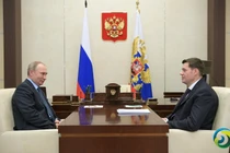 Ông Alexey Mordashov, chủ tịch Công ty gang thép Severstal (phải), tài sản bị mất hơn 11 tỷ USD do lệnh trừng phạt của phương Tây (Ảnh: Sohu).