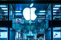 Giá cổ phiếu tăng mạnh khiến vốn hóa của Apple tăng thêm 112 tỉ USD chỉ sau một ngày (Ảnh: Sohu).