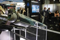 Đạn tuần kích Switchblade 600 Block 2 được trưng bày. Ảnh: Wforum.