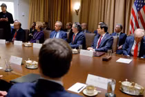 Mâu thuẫn trong Nhà Trắng bộc lộ với những nghi ngại về quyền hạn của DOGE do Elon Musk đứng đầu. Ảnh: Reuters,