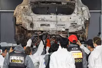 Các vụ cháy xe điện do pin gây ra gây nên "hội chứng sợ xe điện" ở Hàn Quốc (Ảnh: Hk01)