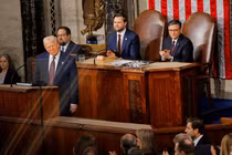 Tổng thống Donald Trump có bài phát biểu đầu tiên trước lưỡng viện Quốc hội Mỹ đêm 4/3. Ảnh: Reuters.