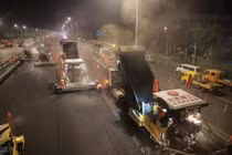 Quang cảnh thi công tấp nập. Ảnh: Xinhua.