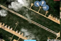 Ảnh vệ tinh chụp ngày 2/6 cho thấy một số máy bay bị hư hại sau cuộc tấn công bằng máy bay không người lái của Ukraine tại căn cứ Belaya ở tỉnh Irkutsk, cách biên giới Ukraine-Nga khoảng 4.500 km. Ảnh: Reuters.