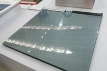 Sản phẩm kính phát điện của Tập đoàn Jiemisi CNBM. Ảnh: Sina.