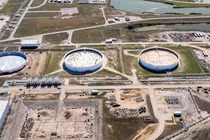 Giao dịch dầu trị giá hàng tỉ USD của Tổng thống Biden đối mặt với thử thách lớn