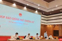 Thứ trưởng Bộ Y tế Trần Văn Thuấn phát biểu tại họp báo.