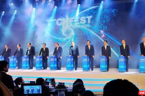 Đại diện các cơ quan Chính phủ bấm nút khai mạc TECHFEST 2020.