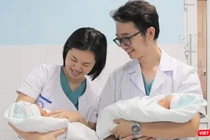 Niềm vui của các bác sĩ khi điều trị thành công.