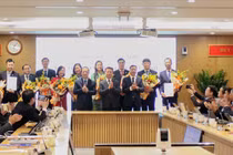 Lãnh đạo Bộ KH&CN chụp ảnh lưu niệm với các cán bộ được điều động, bổ nhiệm.