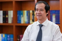 Bộ trưởng Bộ Giáo dục và Đào tạo Nguyễn Kim Sơn.