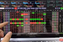 VN-Index đảo chiều đi xuống sau thông tin giảm lãi suất