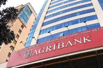 Agribank Chi nhánh Bến Tre tài trợ 40 căn nhà và 2 xe cứu thương cho hoàn cảnh khó khăn 