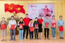 SeABank mang hơi ấm mùa xuân đến với những người có hoàn cảnh khó khăn