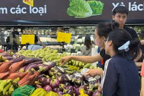 Rau xanh ở chợ tăng giá vì ảnh hưởng bão số 3, hàng hoá siêu thị "dễ thở"