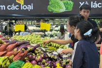 Rau xanh ở chợ tăng giá vì ảnh hưởng bão số 3, hàng hoá siêu thị "dễ thở"