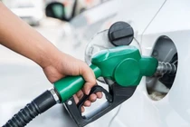 Giá xăng tăng vượt 20.000 đồng/lít