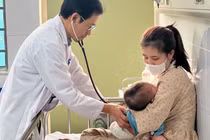 Trẻ dưới 12 tháng tuổi, phụ nữ có thai mắc sởi có nguy cơ biến chứng nặng