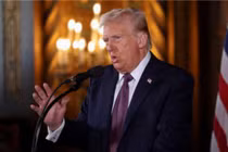 Tổng thống đắc cử Mỹ Donald Trump phát biểu tại Mar-a-Lago ở Palm Beach, Florida, Hoa Kỳ ngày 7/1. Ảnh: Reuters.