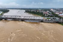 Mực nước trên sông Hồng xuống chậm, lũ trên sông Đáy vượt đỉnh lịch sử 