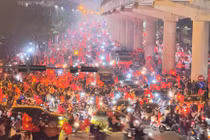 CĐV từ Bắc tới Nam “đi bão” ăn mừng Việt Nam vô địch AFF Cup 2024