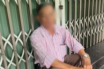 Ông Trần Đình Dũng (bố anh P.) bàng hoàng, không tin rằng con trai mình đã mất trong vụ 6 người chết ở Thái Lan.