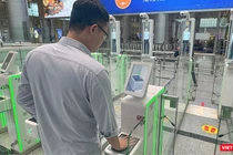 Sân bay đầu tiên ở Việt Nam có cổng xuất nhập cảnh tự động - Autogate phục vụ hành khách