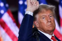 Lệnh áp thuế của Tổng thống Mỹ Donald Trump đã lật ngược một lỗ hổng lâu đời trong quy định giao nhận hàng. Ảnh: Reuters.