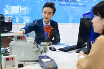 Cổ đông sở hữu vượt trần tại ngân hàng không được nhận cổ tức bằng tiền 